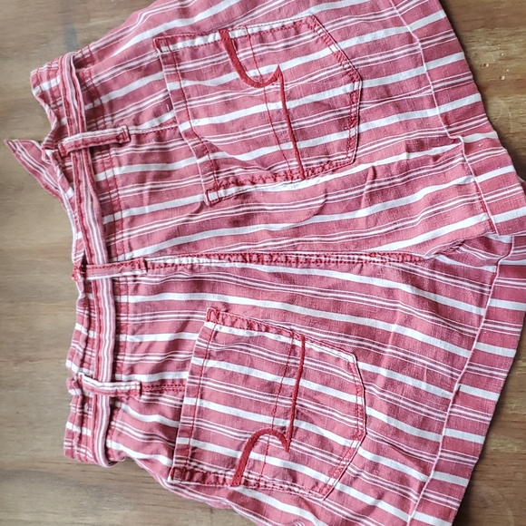 AE high waisted shorts - Picture 2 of 4